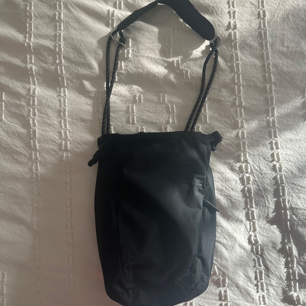 Lululemon Crossbody Rolltop bag